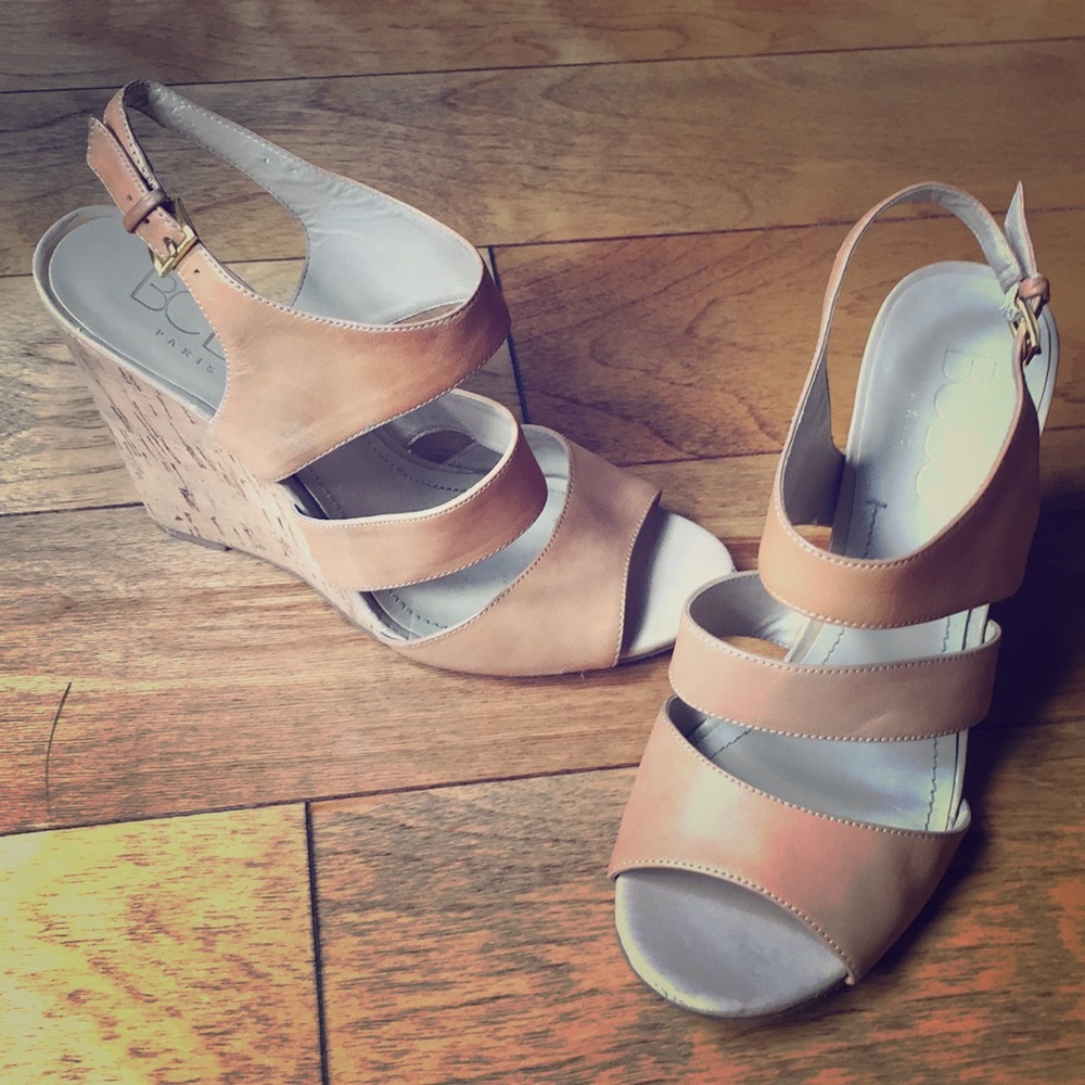 Neutral leather strappy wedges size 7.5